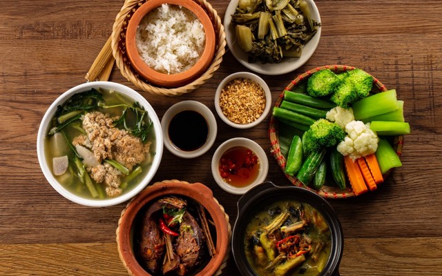 Cơm Niêu Tây Bắc - Triều Khúc