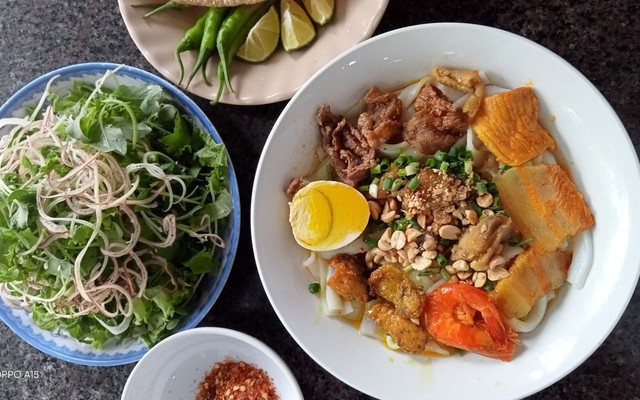 Mì Quảng Thu Bồn - Nguyễn Phước Lan