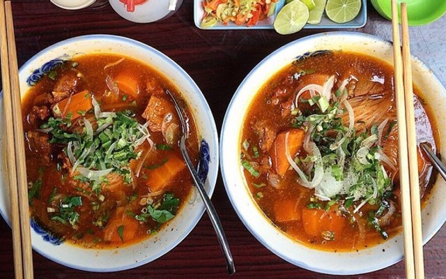 Hủ Tiếu Bò Kho 70 - Nguyên Hồng