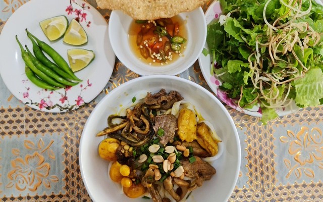 Mì Quảng Giao Thủy - 56 Bùi Tá Hán