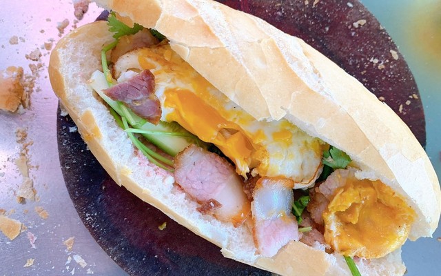 Bánh Mì Cô Chanh - Bình Giã