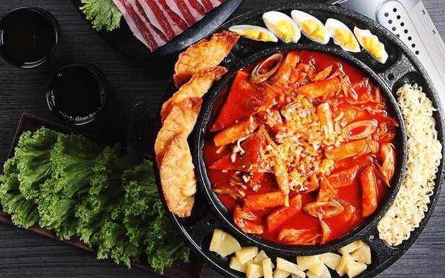 Góc Bếp Nhà Mýt - Set Lẩu Tokbokki & Mì Cay - Đường Số 51