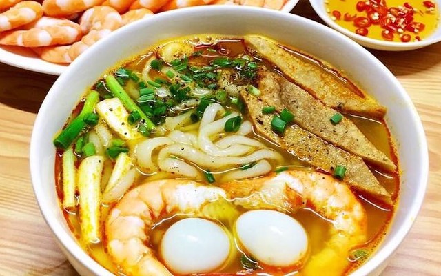 Bánh Canh Xương Chả Cô Gia - Hoàng Diệu