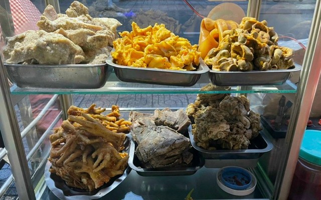 Chị Vân - Vú Heo Nướng & Các Món Gà Nướng