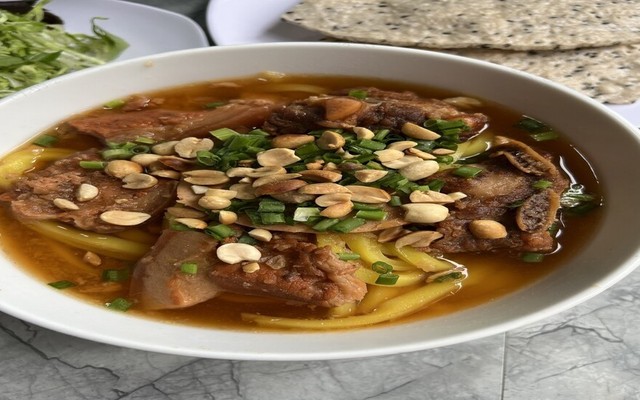 Bún Riêu - Mì Quảng Mr Quỳnh Toàn