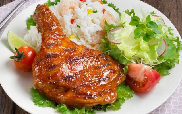 Papa Chicken - Cơm Gà Sốt Cay Ngọt - Hoàng Diệu