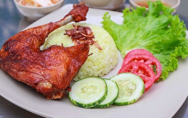 Cơm Gà & Cơm Chiên - Bé Mập Quán