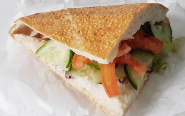 Bánh Mì Kẹp Gia Đình - Bùi Thị Xuân