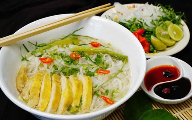 Phở Gà 25K - 1 Quán Thánh
