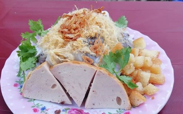 Cô Ái - Bánh Cuốn Nóng & Cơm Trưa