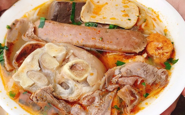 Bún Bò Huế Thiên Quyên - Quán Nam