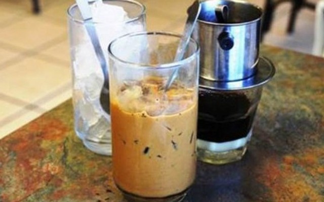 Moon Coffee - Trần Khánh Dư