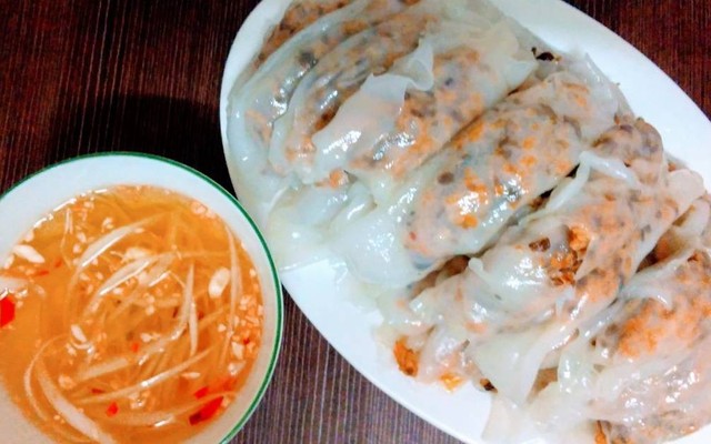 Chị Hoài Bánh Cuốn Tráng Tay - Minh Khai