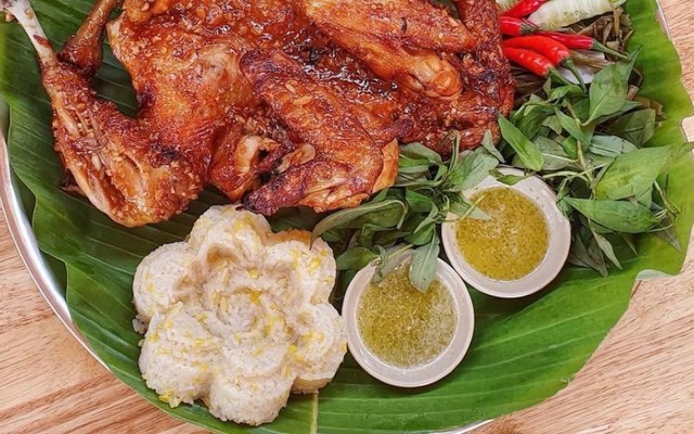 Gà Quay Mắm Nhĩ 279 - Võ Minh Đức