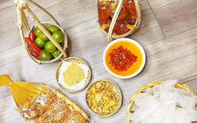 Bánh Tráng Phơi Sương & Trái Cây Theo Mùa - Trần Tấn