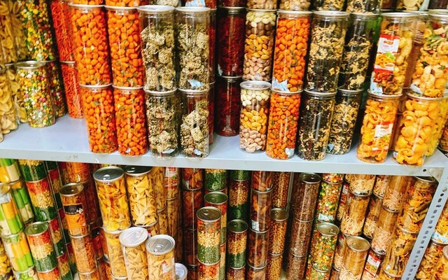 Ăn Vặt Tí - Cách Mạng Tháng 8