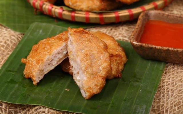 Tiệm Cơm Nhà Sú - Lạc Long Quân