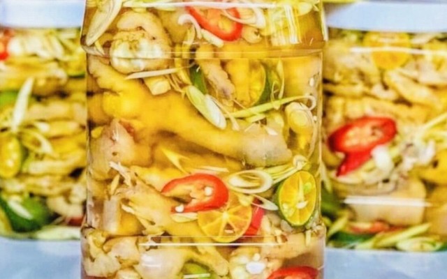 Trà Dâu Đóng Chai & Chân Gà Sả Tắc - Nguyễn Thị Thập