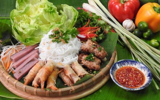 Đặc Sản Bình Định Tuyển Vân - Chả Ram Tôm Đất & Nem Chả Bình Định - Phan Tây Hồ