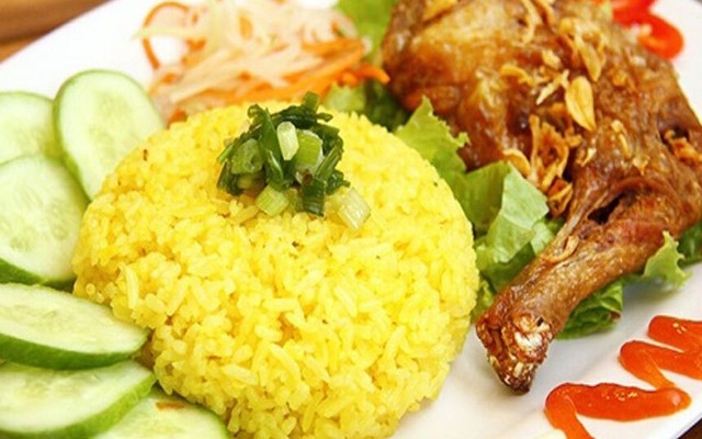 Cơm Gà Bà Hiếu - Trần Quốc Hoàn