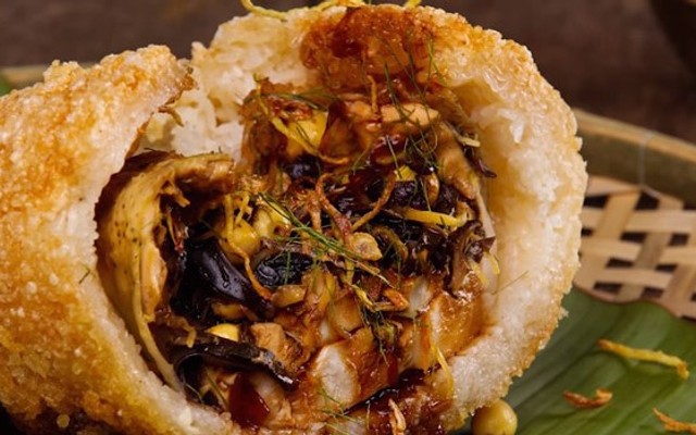 Ăn Vặt Phương - Gà Xào Nấm Bó Xôi - Đông Hải