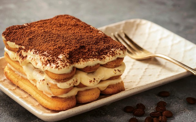 EWE Café - Cà phê & Bánh - Trần Quang Khải