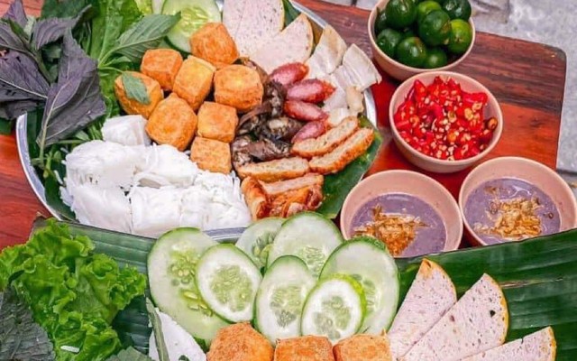 Quang Hải - Bún Đậu Mắm Tôm & Bún Trộn Nam Bộ - Trần Văn Chuông