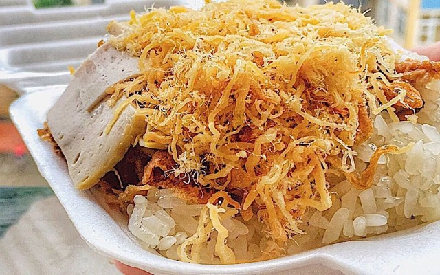 Chú Luận - Xôi thập Cẩm & Bánh Mì Thập Cẩm