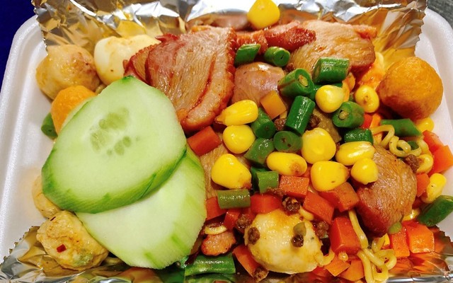 Cửa Hàng Thực Phẩm Mì Trộn Indomie - Đội Cấn