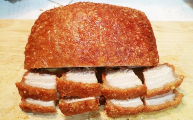 Uyên Uyên - Cơm Sườn Chiên Ngon