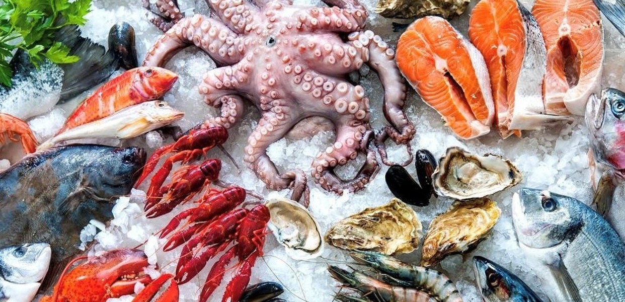 BUFFET HẢI SẢN ĐA DẠNG PHỤC VỤ TẠI KHU VỰC TÂN PHÚ