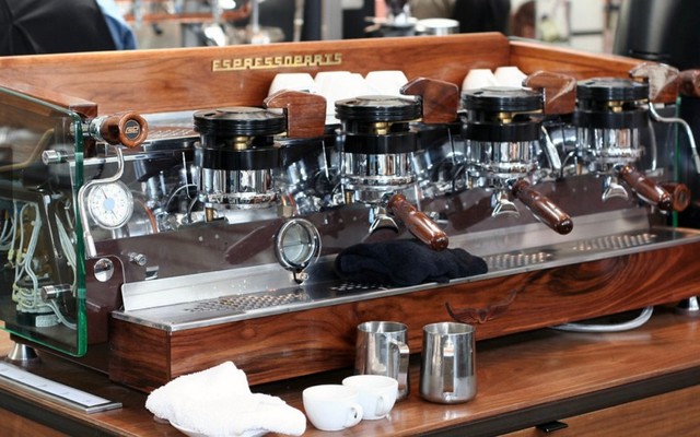 NHẤT COFFEE - Cà Phê Rang Xay Chất Lượng Cao