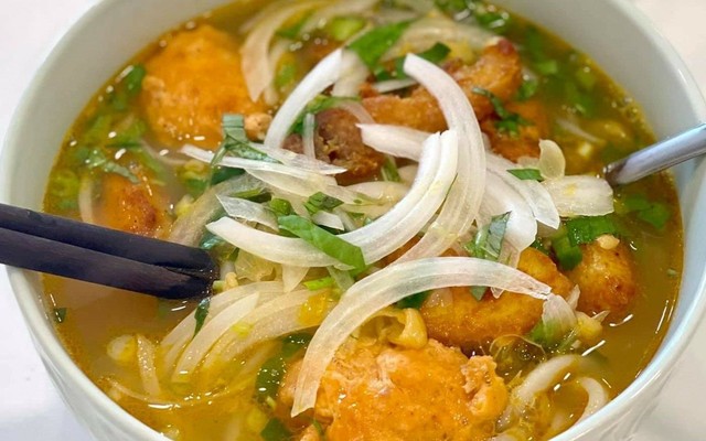 Quán Bánh Canh Cá Lóc - Hữu Nghị