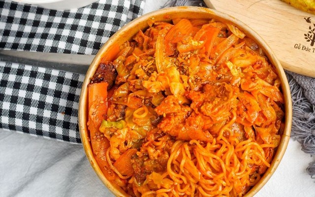 Tiệm OMMA - Cơm Gà Xốt, Kimbap & Tokbokki - Thiên Lôi