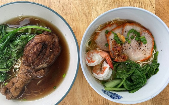 Tiệm Ăn Lý Gia - Mì Gà Tiềm HongKong