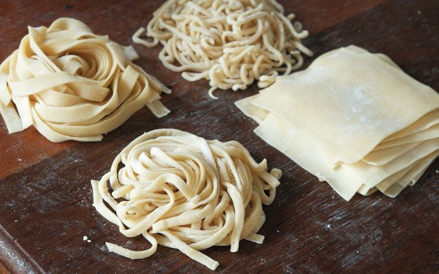 Tiệm Bách Hoá 260 - Sợi Hủ Tiếu & Lá Hoành Thánh