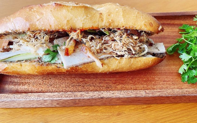 Sam Bistro - Hoàng Quốc Việt