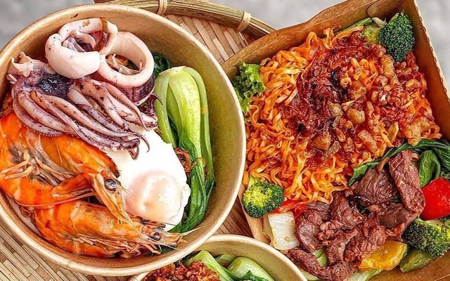 Cô Yến - Bánh Mì & Mỳ Trộn - 69 Lương Khánh Thiện