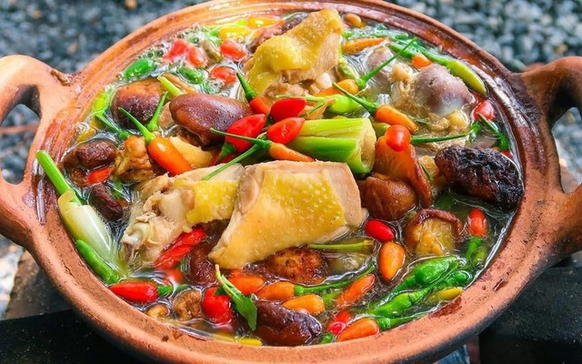 Út Ni - Lẩu Riêu Cua Đồng & Lẩu Gà Tiềm Ớt Hiểm