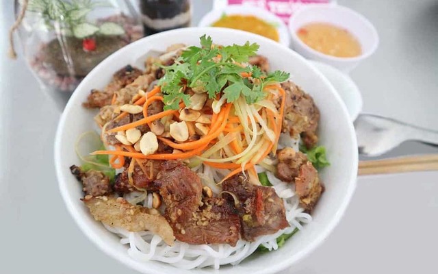 Bún Thịt Nướng Nguyệt - Đặng Văn Ngữ