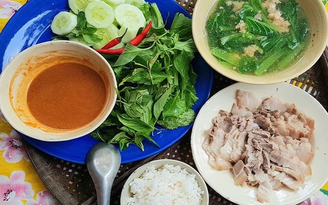 Cơm Bình Dân Gì Chính - Duy Tân