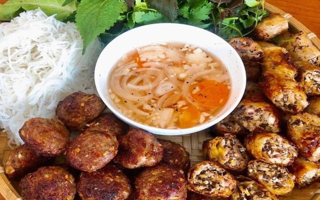 Bún Chả Cô Hà - Giải Phóng