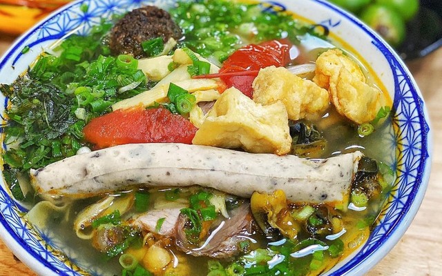 Bún Ốc Cô Mít - Hoàng Minh Thảo