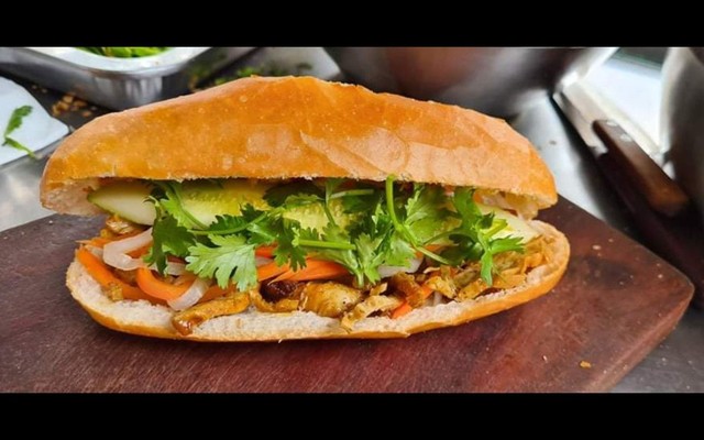 A.Hùng Chay - Bánh Giò Chay & Bánh Mì Phá Lấu Chay