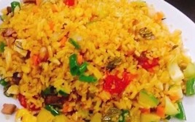 Vũ Dũng - Cơm Rang & Phở - Quang Trung