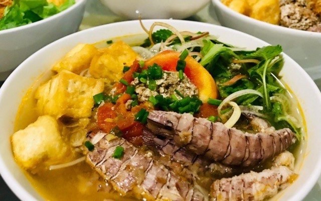 Thuỳ Linh - Cơm & Bún - Phù Liễn