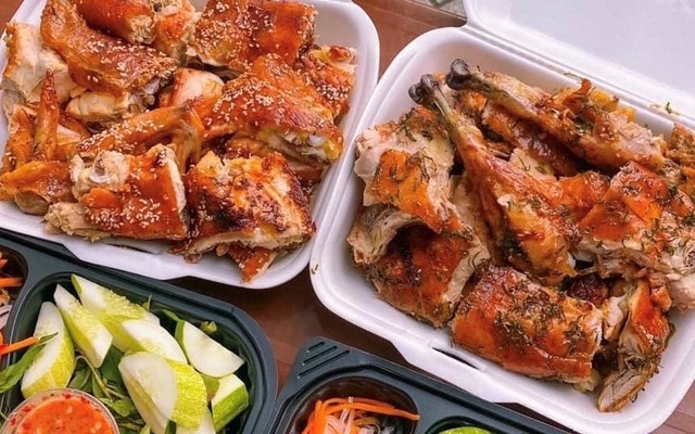 Đức Con - Gà Nướng Cơm Lam