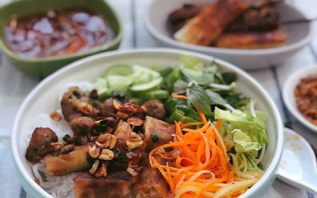 Bún Thịt Nướng Cô Na - Dục Thanh