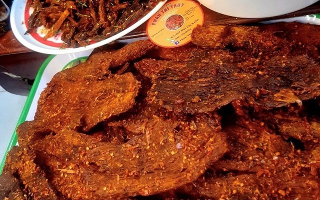 Mụ Thùy Bò - Bò Khô Nhà Làm - Bùi Thị Xuân