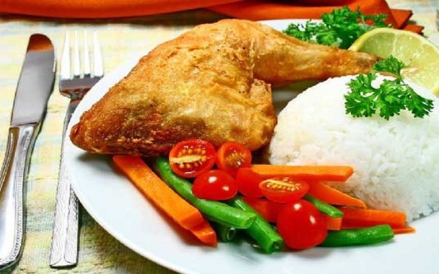 Cơm Gà Xối Mỡ Thiên Hà 5 - Cơm Gà Xối Mỡ - Phạm Văn Bạch